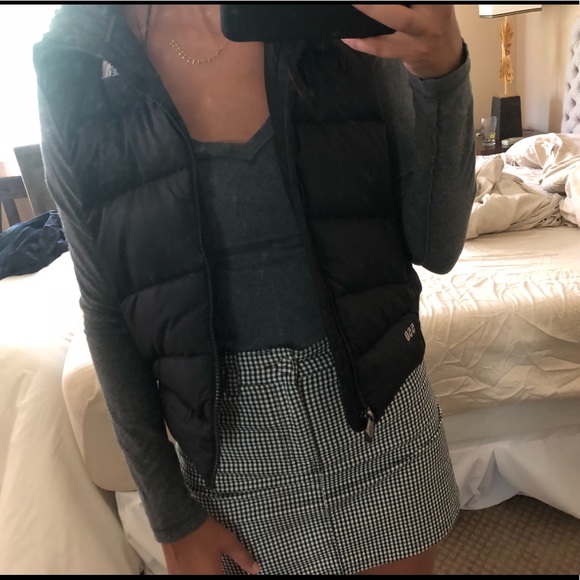 North Face Puffy Vest - Picture 6 of 8